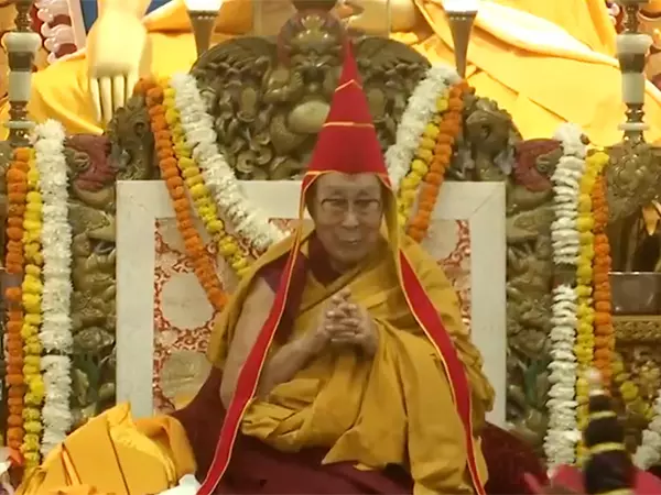 दलाई लामा के 90वें जन्मदिन से पहले Dharamshala में जश्न मनाया जा रहे दलाई लामा के 90वें जन्मदिन से पहले Dharamshala में जश्न मनाया जा रहे