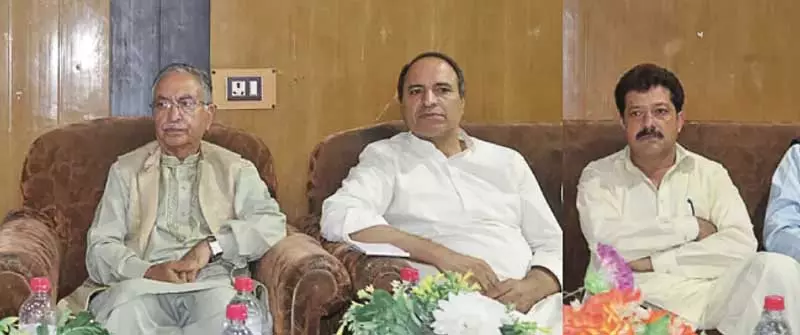युवाओं से संपर्क कर विश्वास बहाली के उपाय शुरू करें केंद्र: अपनी पार्टी युवाओं से संपर्क कर विश्वास बहाली के उपाय शुरू करें केंद्र: अपनी पार्टी