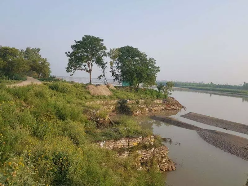 Himachal में भारी बारिश के बाद रोपड़ प्रशासन ने बाढ़ सुरक्षा कार्य शुरू किया Himachal में भारी बारिश के बाद रोपड़ प्रशासन ने बाढ़ सुरक्षा कार्य शुरू किया