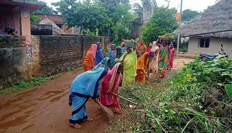 Odisha: जल और वेक्टर जनित बीमारियों से बचाव के लिए स्वच्छता अभियान शुरू Odisha: जल और वेक्टर जनित बीमारियों से बचाव के लिए स्वच्छता अभियान शुरू
