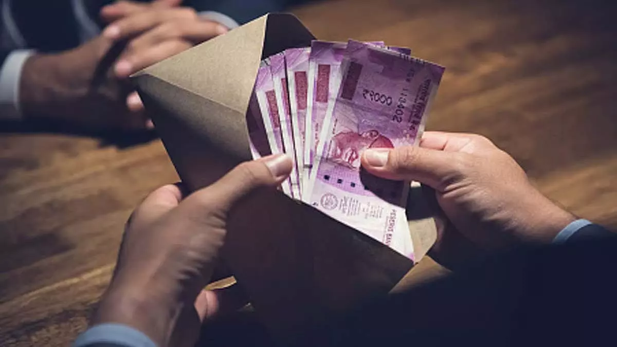 भिंड CBI अधिकारी बताकर फूड इंस्पेक्टर की नौकरी का झांसा देकर युवक से 9 लाख ठगे भिंड CBI अधिकारी बताकर फूड इंस्पेक्टर की नौकरी का झांसा देकर युवक से 9 लाख ठगे