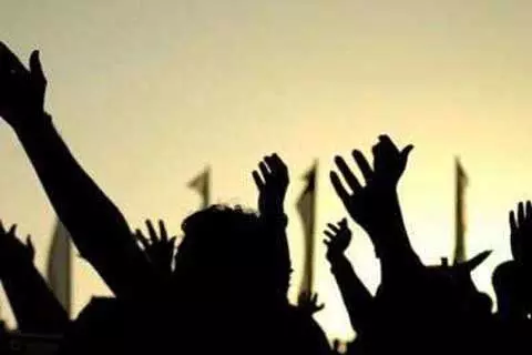 ओबीसी के लिए 27% आरक्षण की मांग को लेकर NSUI ने ओडिशा में प्रदर्शन किया ओबीसी के लिए 27% आरक्षण की मांग को लेकर NSUI ने ओडिशा में प्रदर्शन किया