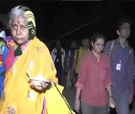 अमरनाथ यात्रा के लिए नुनवान बेस कैंप से श्रद्धालु रवाना अमरनाथ यात्रा के लिए नुनवान बेस कैंप से श्रद्धालु रवाना