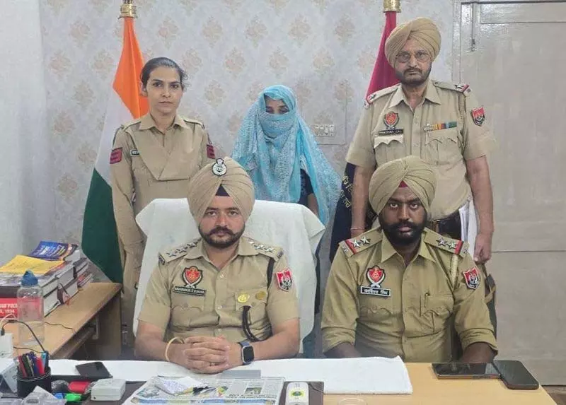 Ludhiana: 255 ग्राम हेरोइन के साथ महिला गिरफ्तार Ludhiana: 255 ग्राम हेरोइन के साथ महिला गिरफ्तार