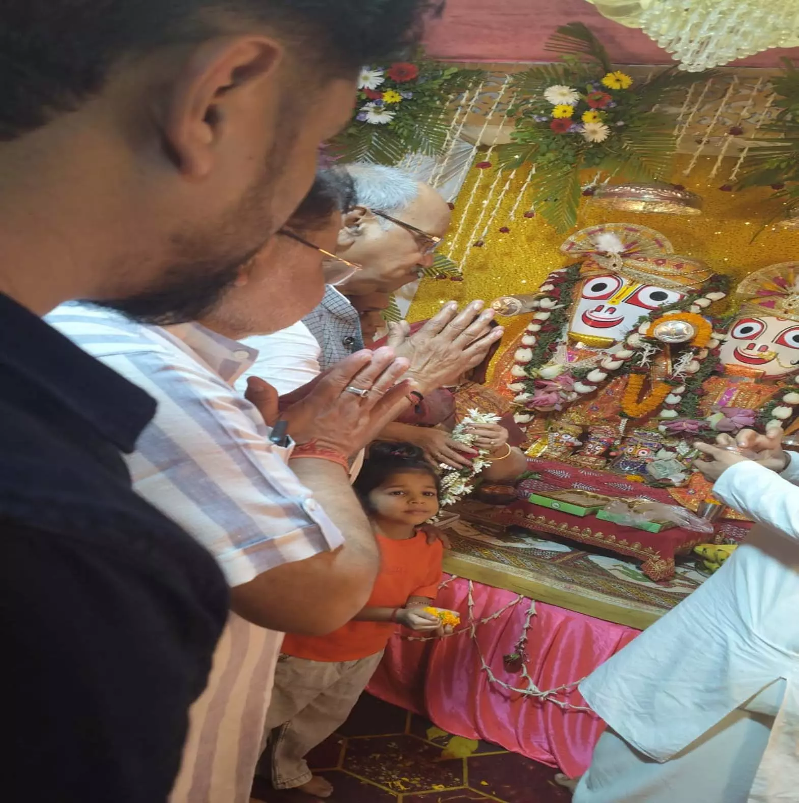 जग्गनाथ रथ यात्रा में शामिल हुए बृजमोहन अग्रवाल और सुनील सोनी जग्गनाथ रथ यात्रा में शामिल हुए बृजमोहन अग्रवाल और सुनील सोनी