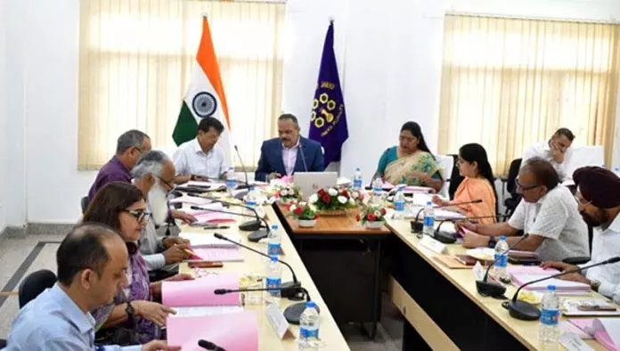 CLUJ ने चौथी सिंडिकेट बैठक में प्रमुख शैक्षणिक-प्रशासनिक निर्णयों को मंजूरी दी CLUJ ने चौथी सिंडिकेट बैठक में प्रमुख शैक्षणिक-प्रशासनिक निर्णयों को मंजूरी दी