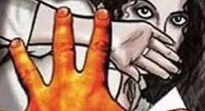 Jammu: 4 साल की बच्ची से बलात्कार, आरोपी गिरफ्तार Jammu: 4 साल की बच्ची से बलात्कार, आरोपी गिरफ्तार