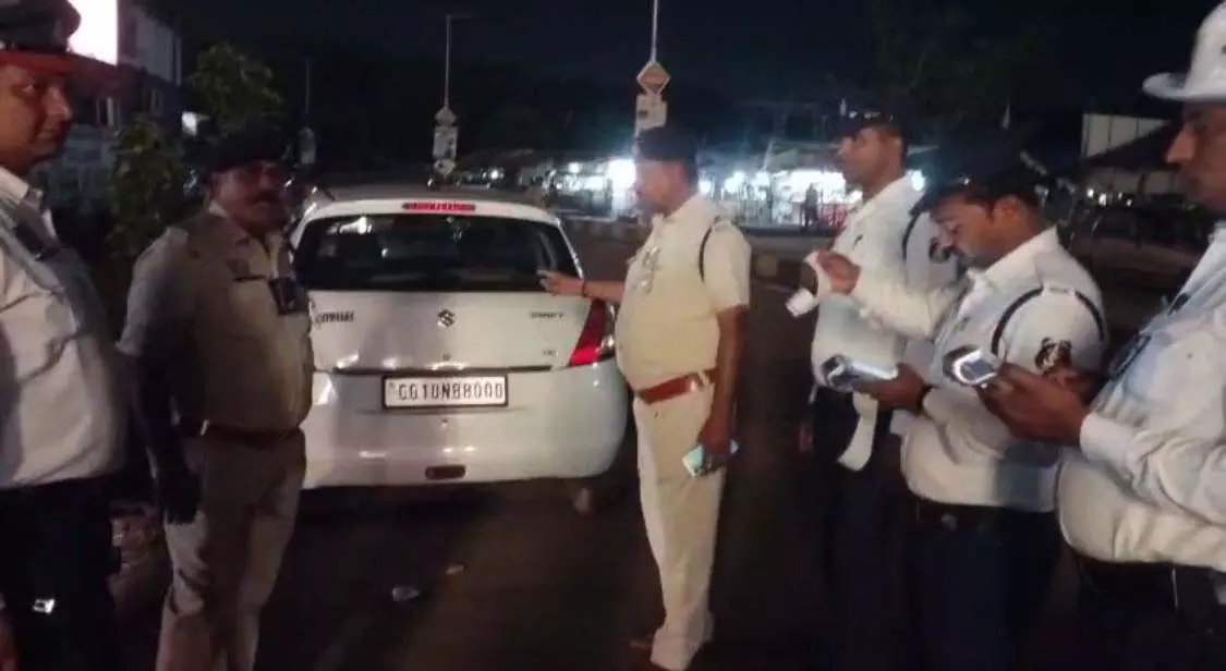 यातायात पुलिस की सख्ती जारी, 2 माह में 1058 ई-चालान, हाईवे पर खड़े भारी वाहनों पर भी कार्रवाई यातायात पुलिस की सख्ती जारी, 2 माह में 1058 ई-चालान, हाईवे पर खड़े भारी वाहनों पर भी कार्रवाई