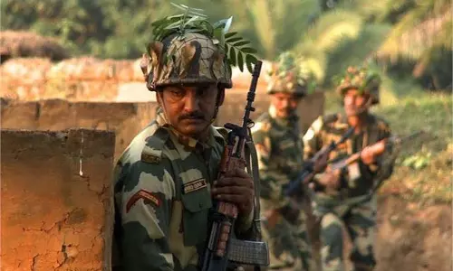 Jammu Kashmir : संदिग्ध हलचल से लोग डरे, मौके पर पहुंची सुरक्षाबल Jammu Kashmir : संदिग्ध हलचल से लोग डरे, मौके पर पहुंची सुरक्षाबल