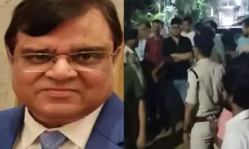 कार से बाहर निकलते ही बिजनेसमैन की हत्या कार से बाहर निकलते ही बिजनेसमैन की हत्या