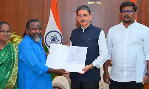 Governor ने वेल्लोर के तालवादक आसन को वित्तीय सहायता प्रदान की