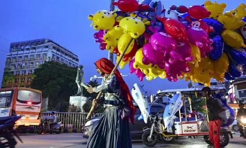 विकास के लिए महिलाओं को वित्तपोषण में शामिल करने का आग्रह