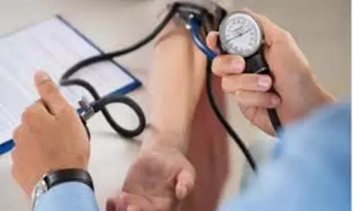 Health: भावनात्मक तनाव से हो सकता है लो ब्लड प्रेशर, बाबा रामदेव से जानें नकारात्मक भावनाओं पर कैसे करें काबू Health: भावनात्मक तनाव से हो सकता है लो ब्लड प्रेशर, बाबा रामदेव से जानें नकारात्मक भावनाओं पर कैसे करें काबू