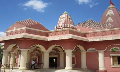 चार धाम में से एक द्वारका के पास ज्योतिर्लिंग रूप में विराजते हैं महादेव, नाग दोषों से मुक्ति का है यह केंद्र चार धाम में से एक द्वारका के पास ज्योतिर्लिंग रूप में विराजते हैं महादेव, नाग दोषों से मुक्ति का है यह केंद्र