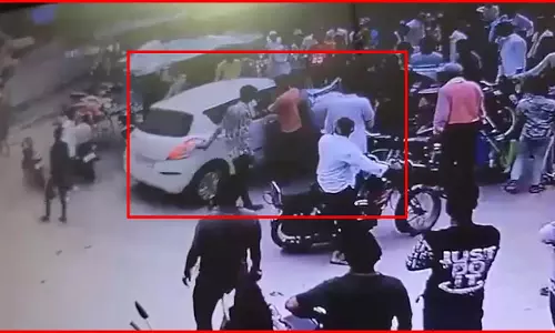 LIVE वीडियो...भारी बवाल, पहुंच गई कई थानों की फोर्स LIVE वीडियो...भारी बवाल, पहुंच गई कई थानों की फोर्स