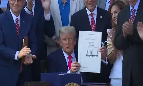 ट्रम्प ने US स्वतंत्रता दिवस पर ‘बिग ब्यूटीफुल बिल’ पर हस्ताक्षर कर इसे कानून बनाया