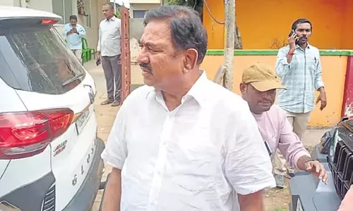 आत्मकुर में सांसद बायरेड्डी शबरी के कार्यक्रम में TDP समूहों के बीच झड़प से तनाव