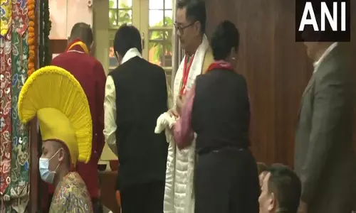 केंद्रीय मंत्री-CM खांडू धर्मशाला में दलाई लामा के 90वें जन्मदिन समारोह में शामिल हुए