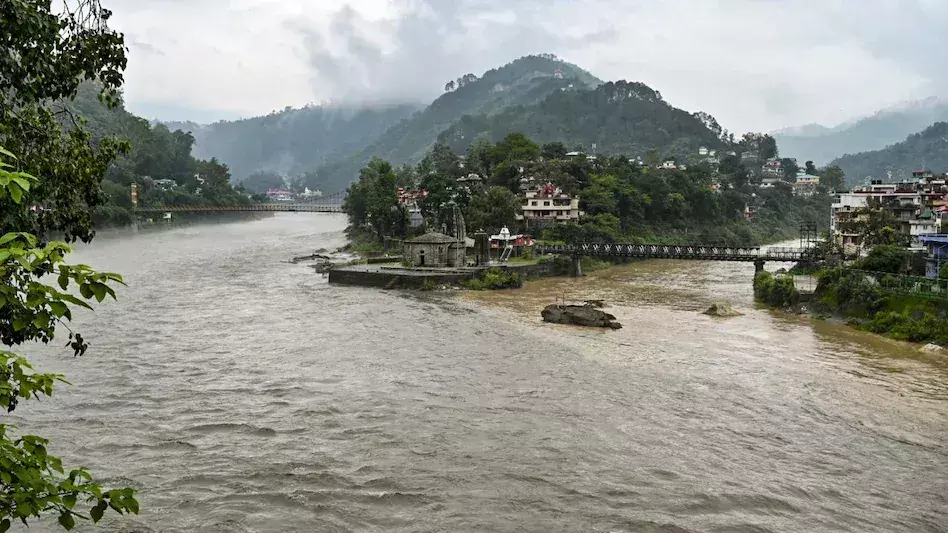 Shimla: कई जिलों में भारी बारिश और फ्लैश फ्लड का खतरा Shimla: कई जिलों में भारी बारिश और फ्लैश फ्लड का खतरा