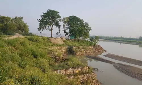 Himachal में भारी बारिश के बाद रोपड़ प्रशासन ने बाढ़ सुरक्षा कार्य शुरू किया Himachal में भारी बारिश के बाद रोपड़ प्रशासन ने बाढ़ सुरक्षा कार्य शुरू किया