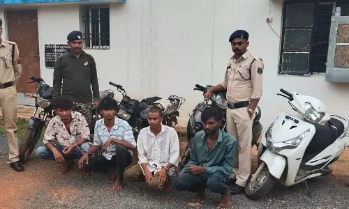 स्कूटी-बाइक के साथ 4 चोर गिरफ्तार, खुलासा