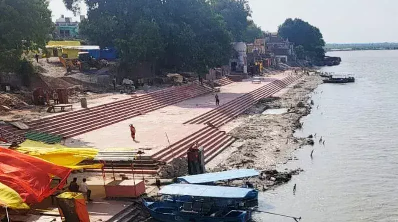Farrukhabad: जिम्मेदारों की अनदेखी से पांचाल घाट जर्जर हालत में Farrukhabad: जिम्मेदारों की अनदेखी से पांचाल घाट जर्जर हालत में
