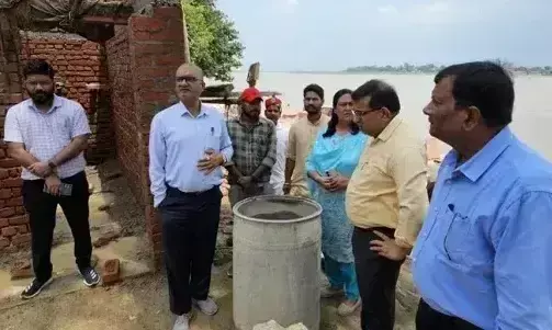 Farrukhabad: प्रशासन हरकत में आया, पांचाल घाट का DM ने किया निरीक्षण Farrukhabad: प्रशासन हरकत में आया, पांचाल घाट का DM ने किया निरीक्षण