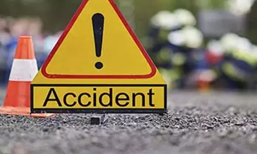 Odisha में ट्रक और वैन में टक्कर, दो की मौत, चार घायल