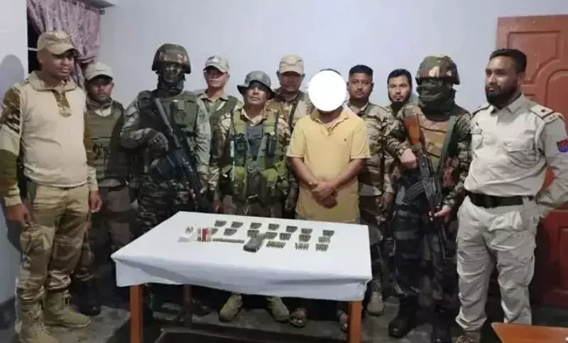 Manipur में 2012 हमले का आरोपी उग्रवादी फिर पुलिस की गिरफ्त में Manipur में 2012 हमले का आरोपी उग्रवादी फिर पुलिस की गिरफ्त में