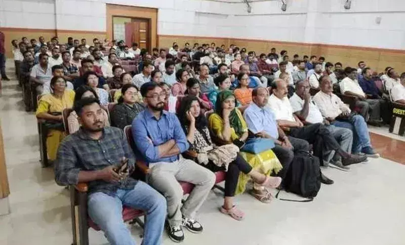 Assam के बैंक कर्मचारी 9 जुलाई की राष्ट्रव्यापी हड़ताल के लिए गुवाहाटी में जुटे