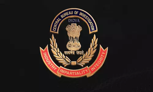 CBI ने रेलवे के इंजीनियर और ट्रैकमैन को रिश्वत लेते किया गिरफ्तार