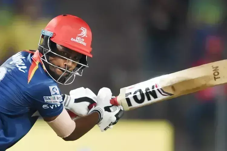 Kerala क्रिकेट लीग में रिकॉर्ड तोड़ बोली, संजू सैमसन कोच्चि ब्लू टाइगर्स में शामिल Kerala क्रिकेट लीग में रिकॉर्ड तोड़ बोली, संजू सैमसन कोच्चि ब्लू टाइगर्स में शामिल