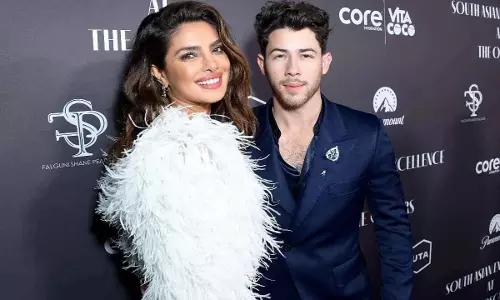 Priyanka Chopra हर हफ़्ते निक जोनास और मालती मैरी के साथ क्या करती हैं? Priyanka Chopra हर हफ़्ते निक जोनास और मालती मैरी के साथ क्या करती हैं?