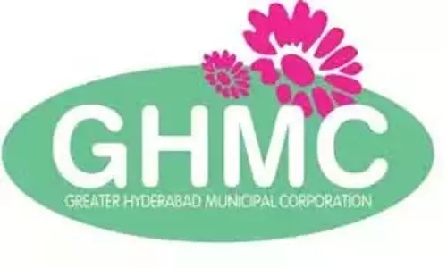 GHMC ने नवीनीकृत न किए गए ट्रेड लाइसेंस के कारण वरुण मोटर्स को सील कर दिया