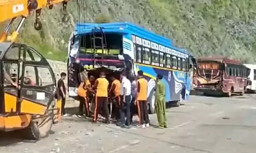 J&K : अमरनाथ यात्रा के दौरान पांच बसें दुर्घटनाग्रस्त, 36 तीर्थयात्री घायल J&K : अमरनाथ यात्रा के दौरान पांच बसें दुर्घटनाग्रस्त, 36 तीर्थयात्री घायल