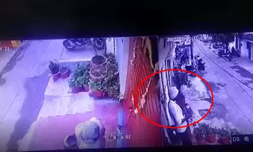 LIVE वीडियो, थूककर दूध सप्लाई करने वाला...हिंदू संगठन भड़के