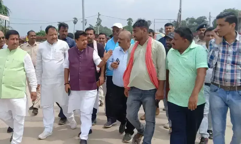 Bhagalpur: सुल्तानगंज पहुँचे पथ निर्माण मंत्री, श्रावणी मेला पर चर्चा Bhagalpur: सुल्तानगंज पहुँचे पथ निर्माण मंत्री, श्रावणी मेला पर चर्चा