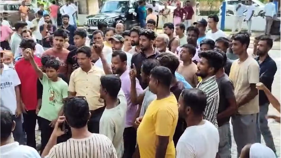 Assam : पंचायत निकाय गठन में देरी को लेकर मोरीगांव डीआरडीए कार्यालय पर विरोध प्रदर्शन Assam : पंचायत निकाय गठन में देरी को लेकर मोरीगांव डीआरडीए कार्यालय पर विरोध प्रदर्शन