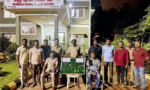 विभिन्न स्थानों पर घरों में तोड़फोड़ और लूटपाट; तीन आरोपी गिरफ्तार