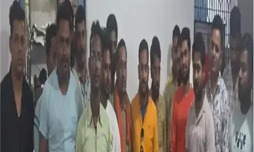 फार्म हाउस सहित 2 जगहों में रेड, 21 जुआरी गिरफ्तार