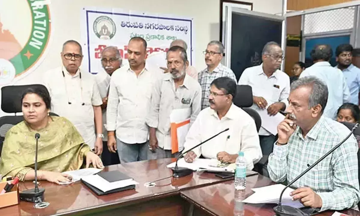 Andhra: सरकार आम किसानों को बचाने में विफल रही, भुमना की आलोचना Andhra: सरकार आम किसानों को बचाने में विफल रही, भुमना की आलोचना