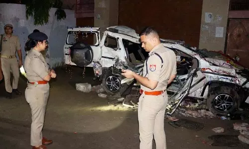 UP : संभल में एसयूवी दीवार से टकराने से दूल्हे समेत आठ की मौत