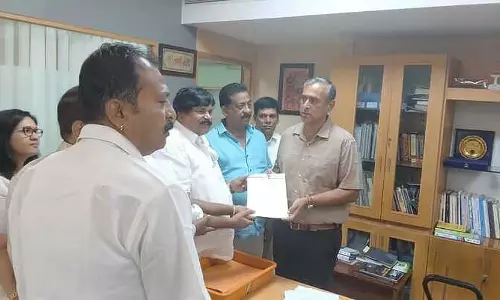 कांग्रेस ने Bengaluru मेट्रो येलो लाइन के उद्घाटन में देरी के लिए केंद्र को जिम्मेदार ठहराया कांग्रेस ने Bengaluru मेट्रो येलो लाइन के उद्घाटन में देरी के लिए केंद्र को जिम्मेदार ठहराया