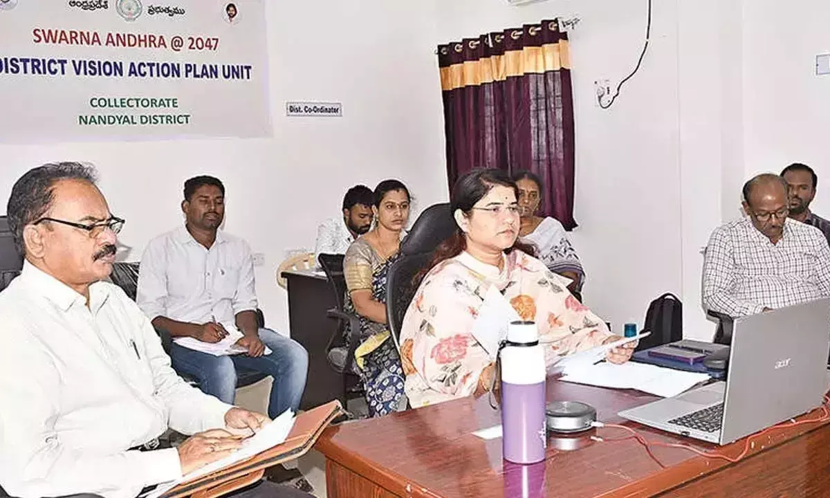 Collector ने गोद लिए गए ‘गोल्डन फैमिलीज’ के लिए समय पर सलाहकारों के चयन पर जोर दिया