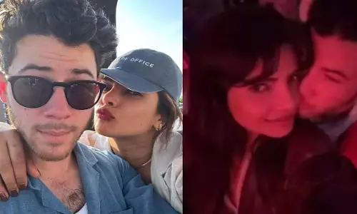 Priyanka-Nick : 4 जुलाई पर रोमांटिक किस, आतिशबाजी को लेकर उठे सवाल