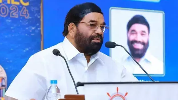 kerala: मंत्री वासवन ने वीना जॉर्ज के बचाव में विपक्ष का उड़ाया मजाक kerala: मंत्री वासवन ने वीना जॉर्ज के बचाव में विपक्ष का उड़ाया मजाक