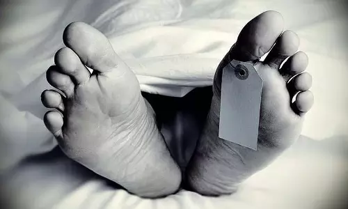 पति की पैसों की मांग से तंग आकर 23 वर्षीय महिला ने की आत्महत्या पति की पैसों की मांग से तंग आकर 23 वर्षीय महिला ने की आत्महत्या
