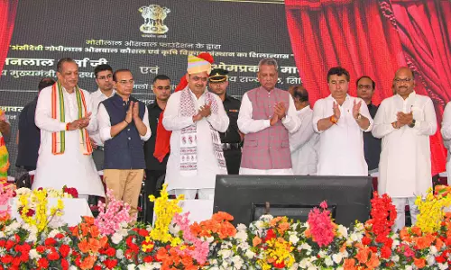 Jaipur: शिक्षा और योग से समाज में बदलाव की पहल: राज्यपाल ओम प्रकाश माथुर Jaipur: शिक्षा और योग से समाज में बदलाव की पहल: राज्यपाल ओम प्रकाश माथुर
