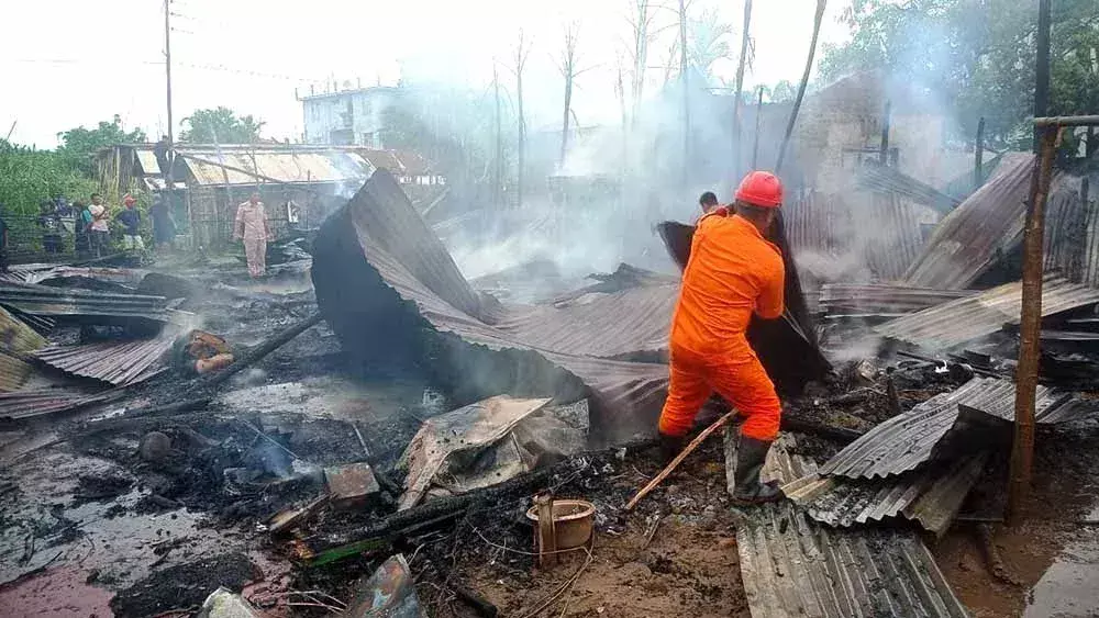 Nagaland :  एरालीबिल में आग लव् गने से 2 घर जलकर खाक