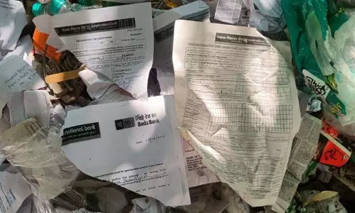 कूड़ा फैलाने पर PNB पर 13,500 रुपये का चालान कटा